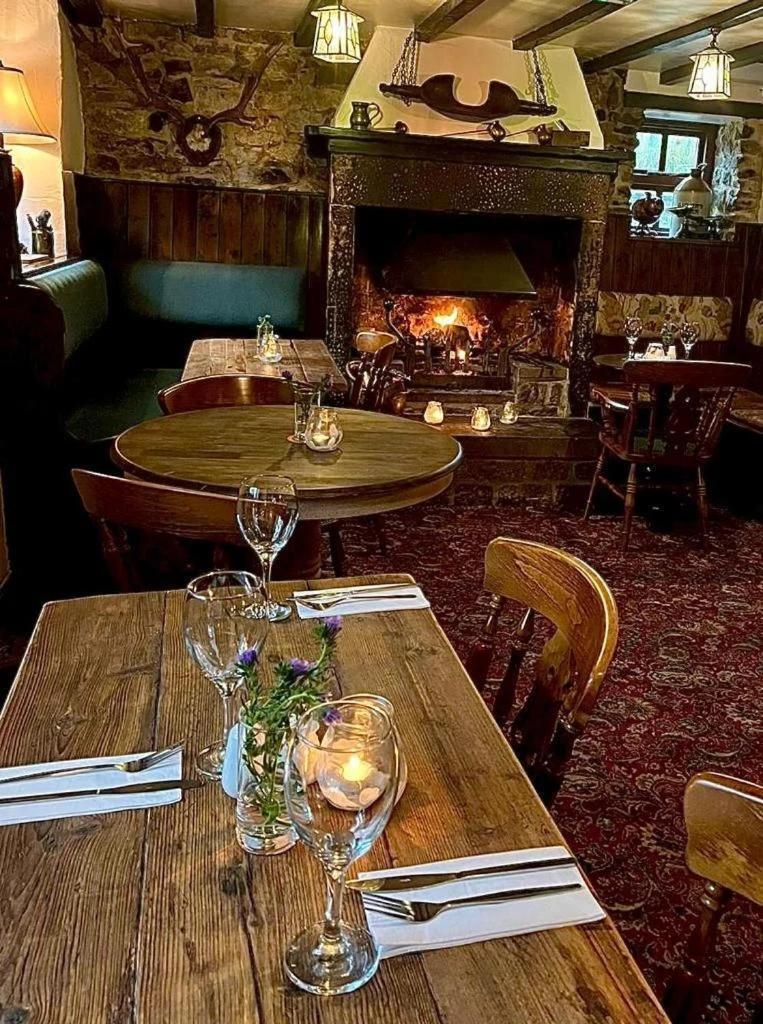 Farmyard Inn Youlgreave Extérieur photo